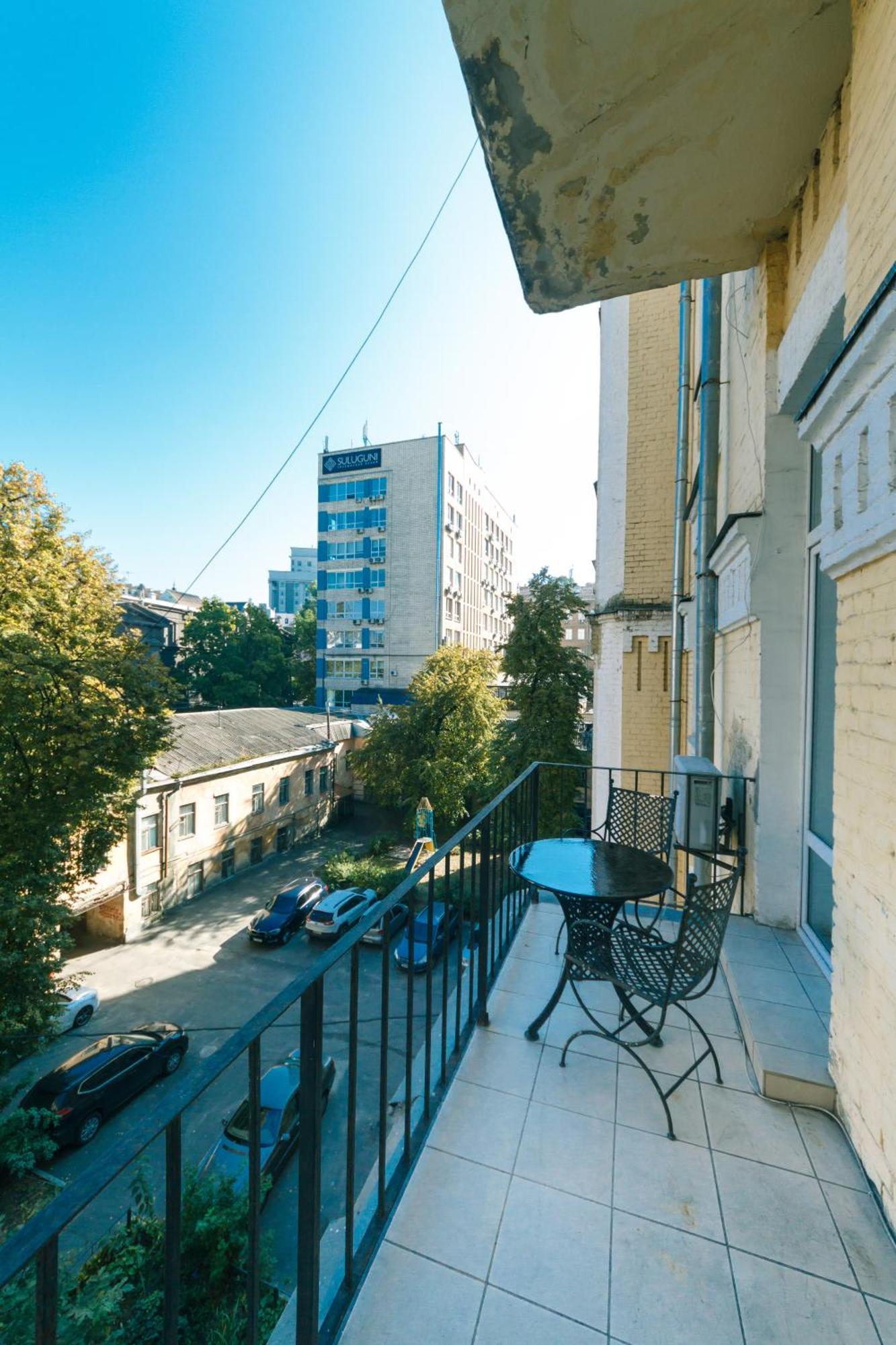 Apartamento Lux Near Maidan, Khreschutyk 3Br Kiev Exterior foto
