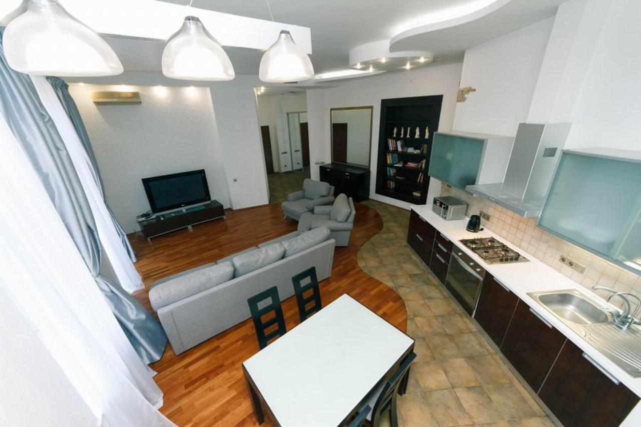 Apartamento Lux Near Maidan, Khreschutyk 3Br Kiev Exterior foto
