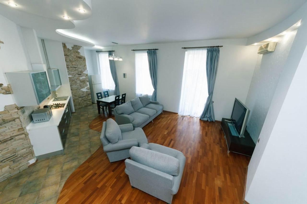 Apartamento Lux Near Maidan, Khreschutyk 3Br Kiev Exterior foto
