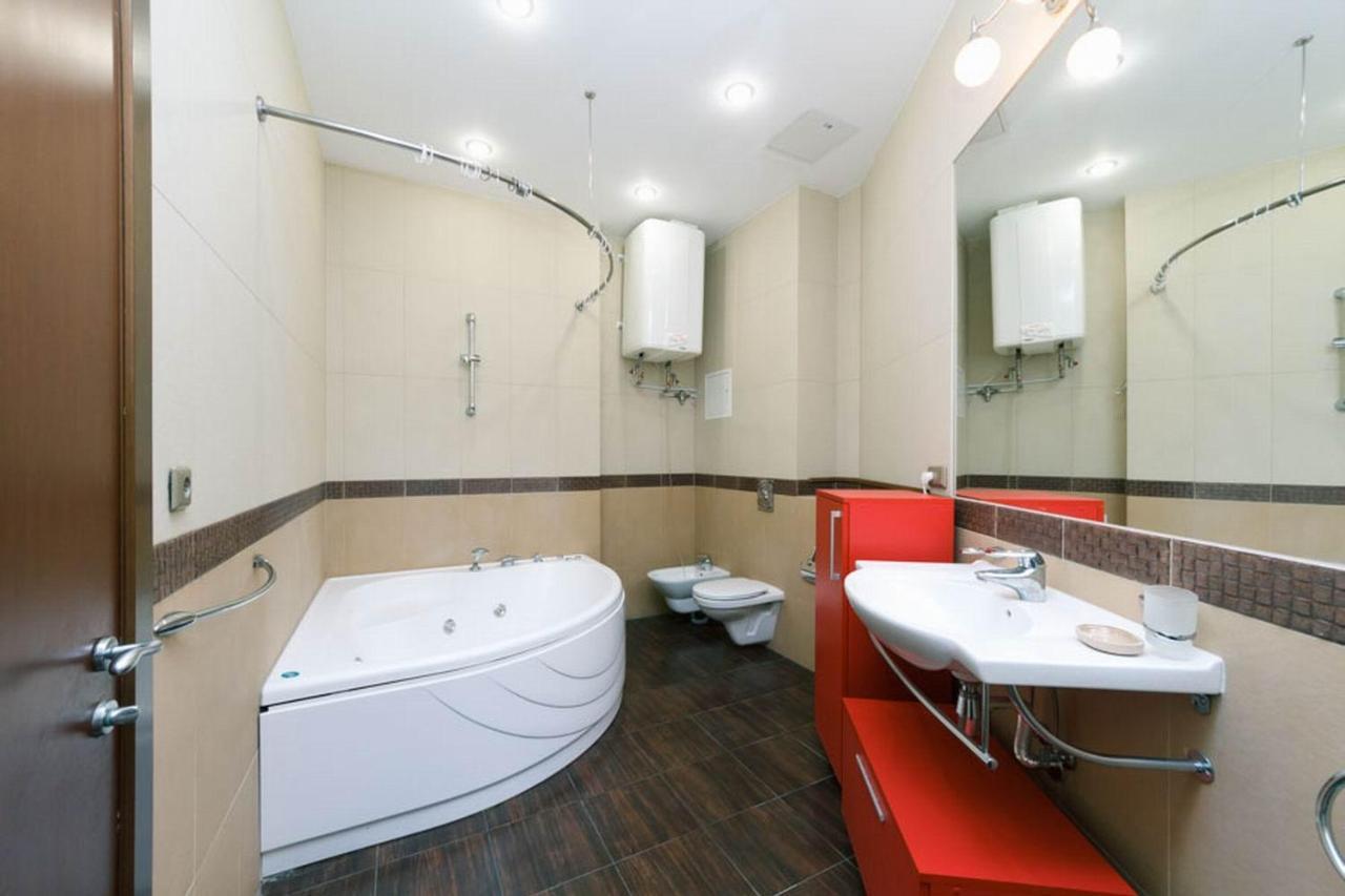Apartamento Lux Near Maidan, Khreschutyk 3Br Kiev Exterior foto